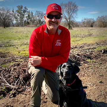 Tim Houweling and "Rory", certified human remains detection